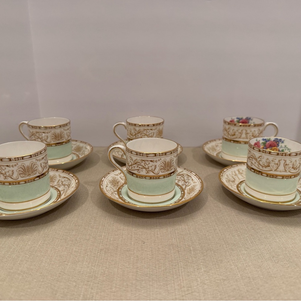 Paragon By Appointment to Her Majesty The Queen Demitasse Teacups And Saucers 6